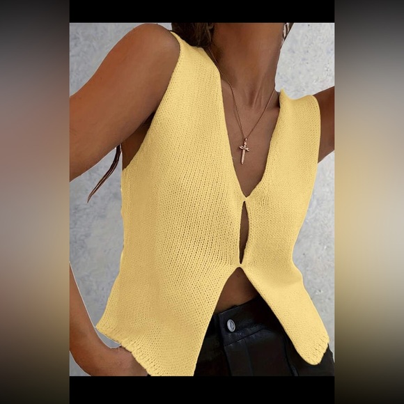 V-Neck Knitted top 💸 - Picture 2 of 5